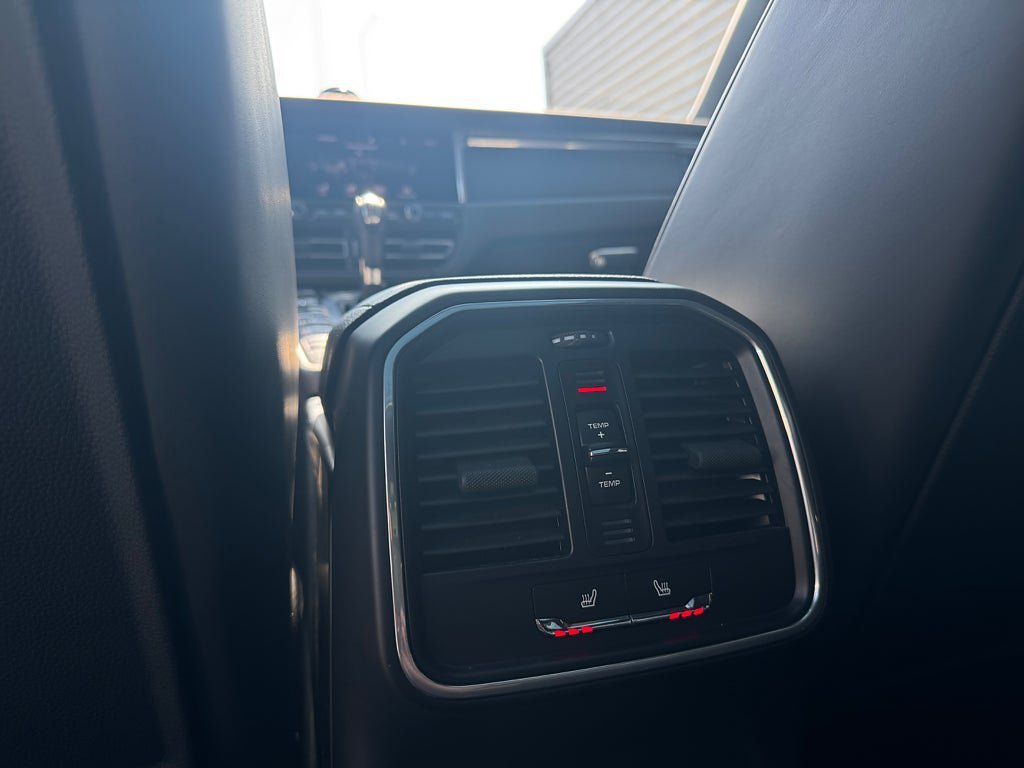Vehicle Image 26