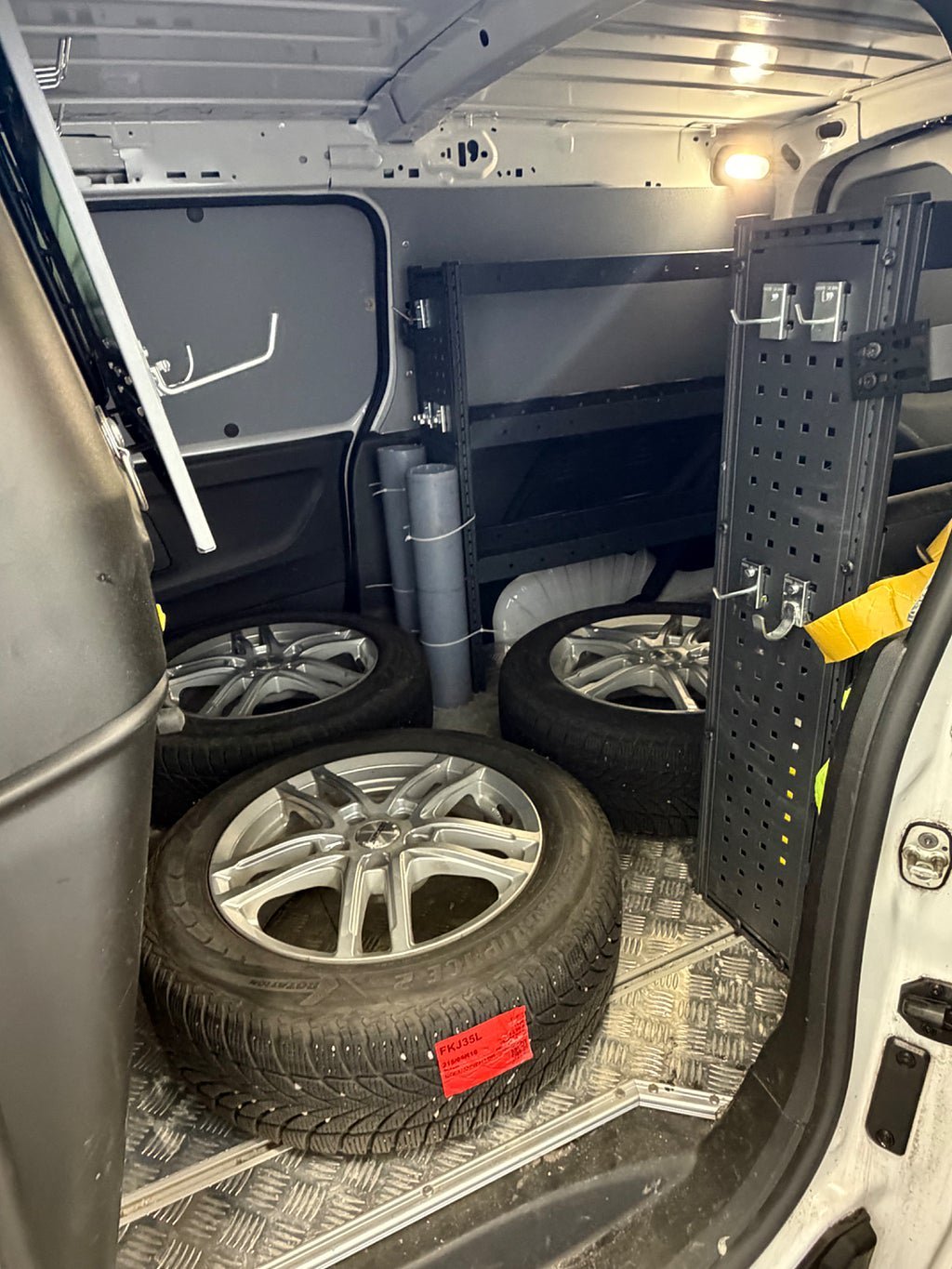 Vehicle Image 12