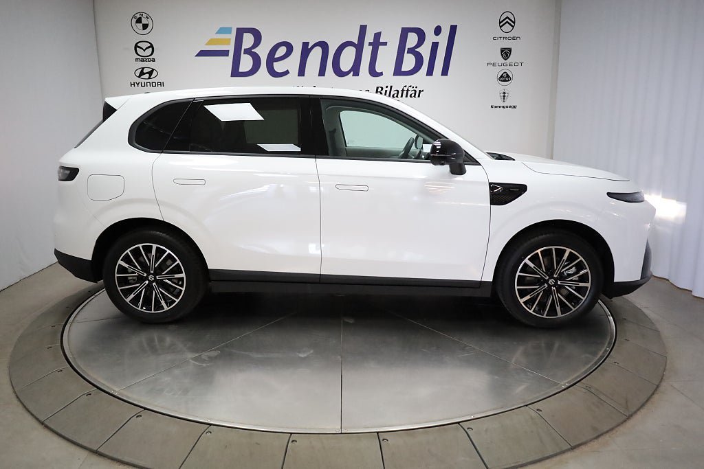 Vehicle Image 14