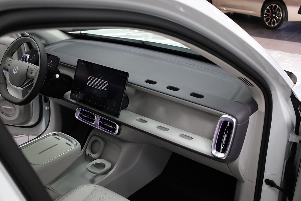 Vehicle Image 18