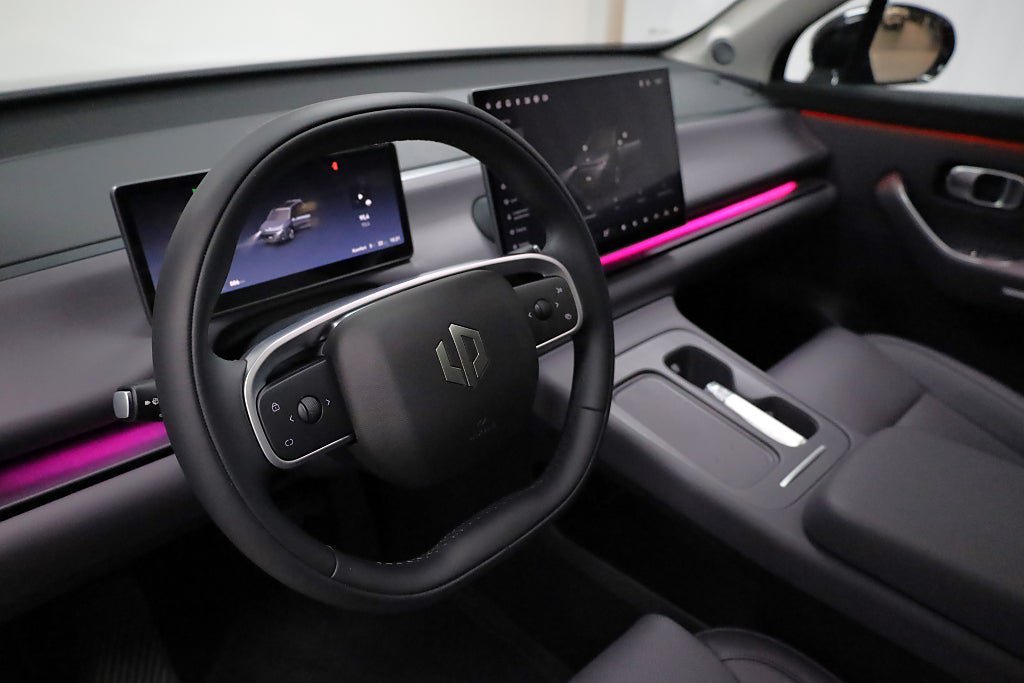Vehicle Image 14