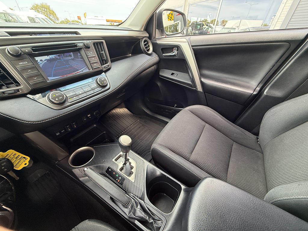Vehicle Image 15