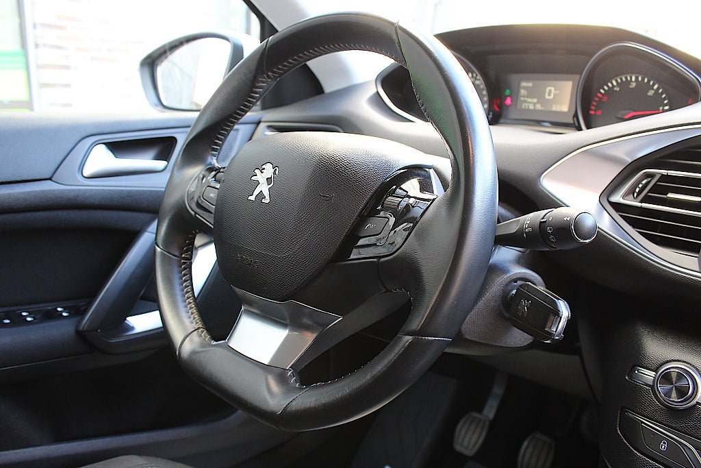 Vehicle Image 17