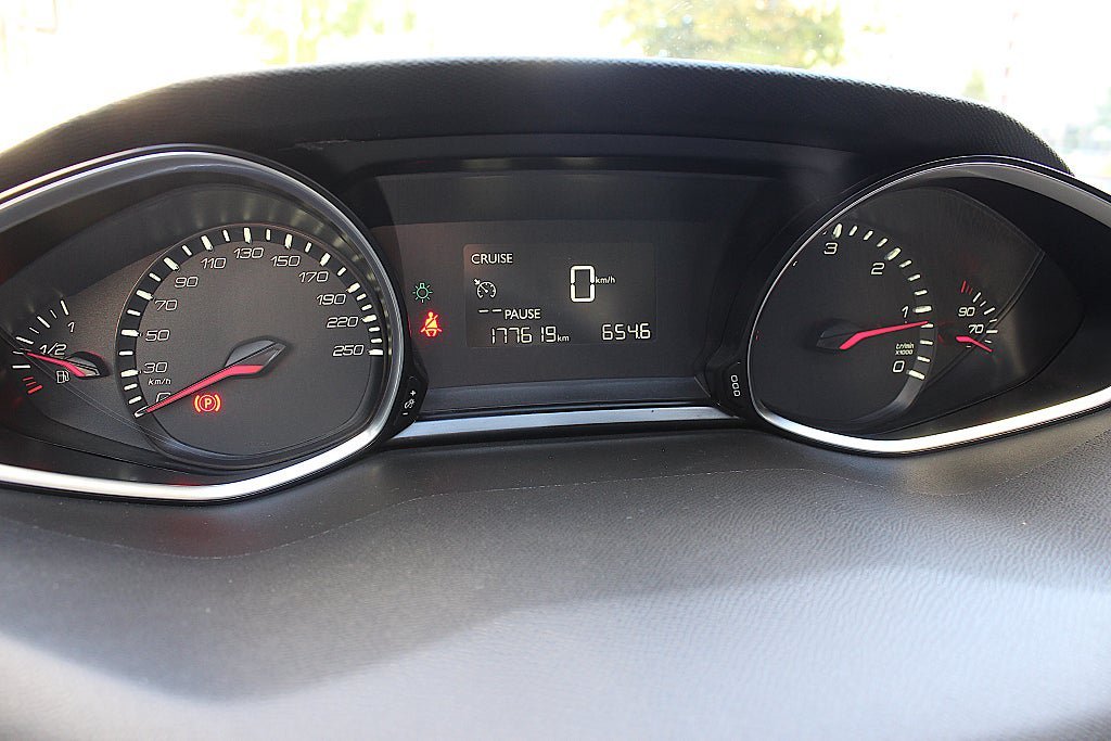 Vehicle Image 23