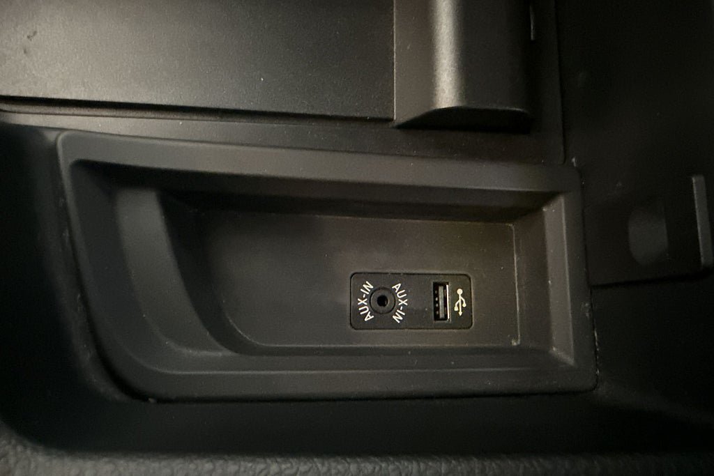 Vehicle Image 32