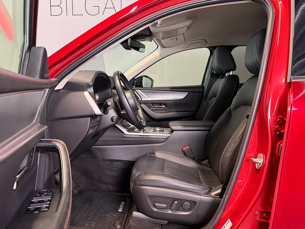 Vehicle Image 8