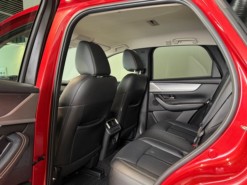 Vehicle Image 9