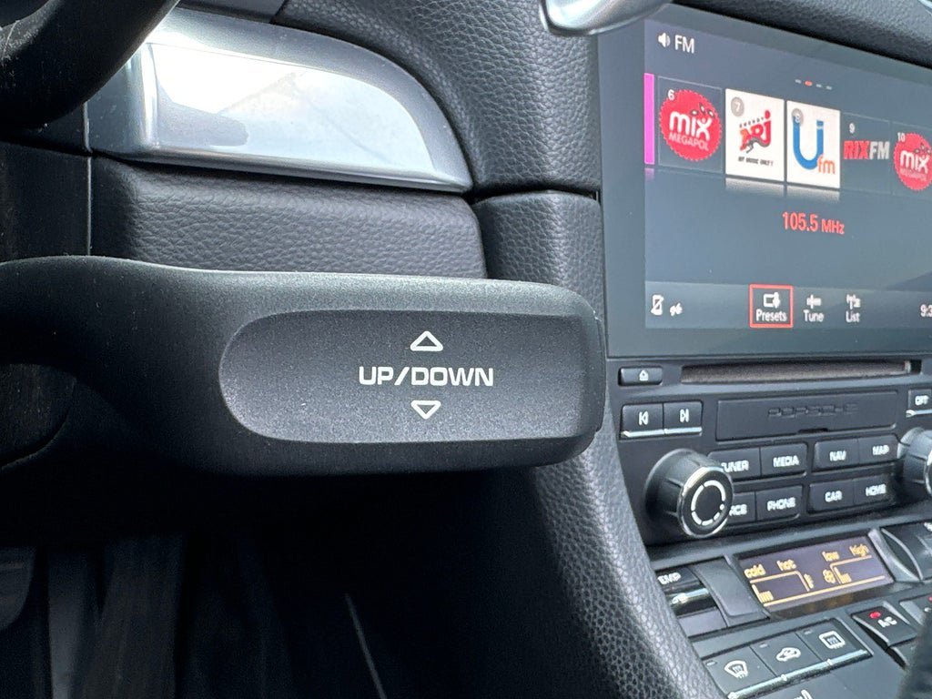 Vehicle Image 17