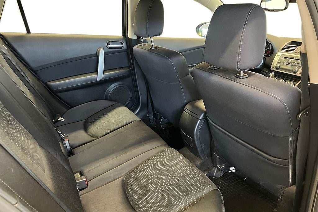 Vehicle Image 9