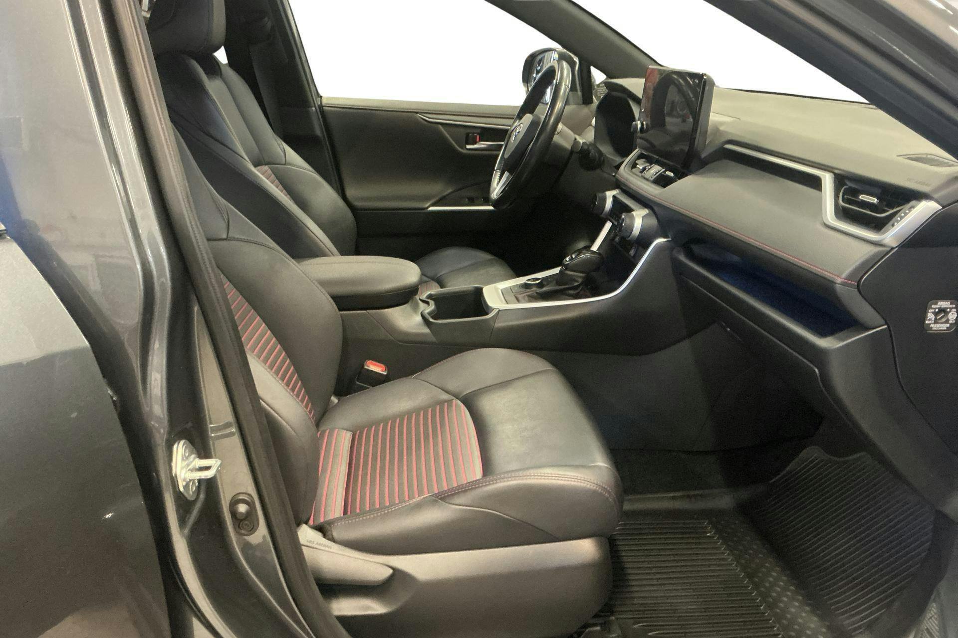 Vehicle Image 7