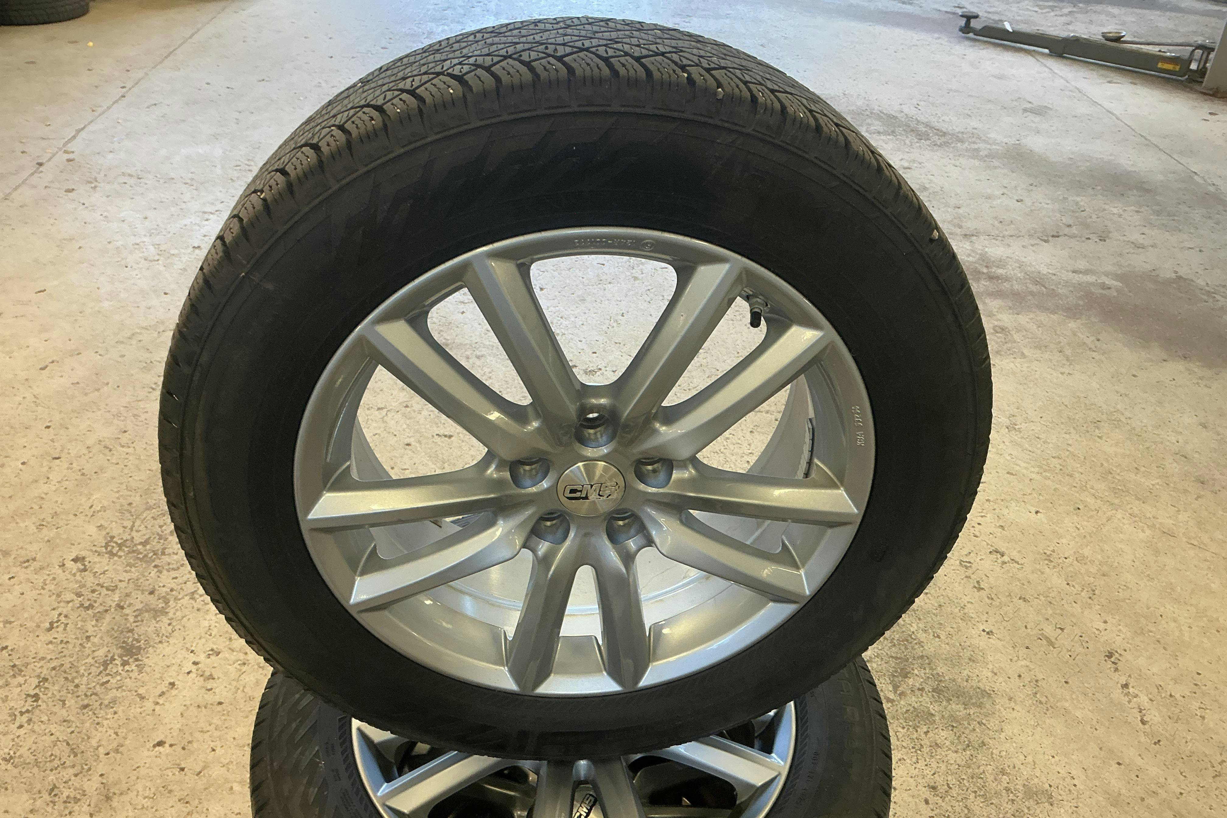 Vehicle Image 15