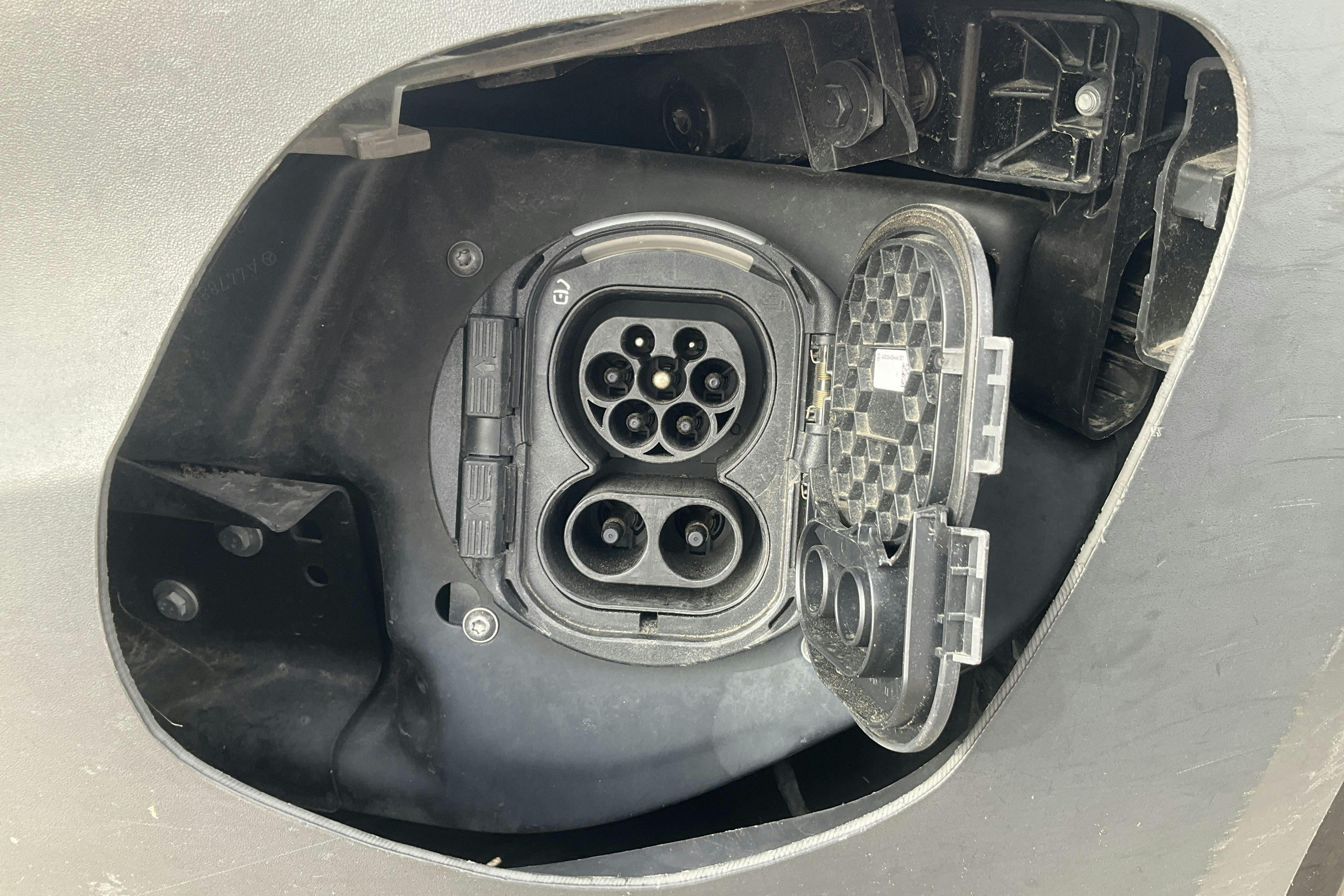 Vehicle Image 14