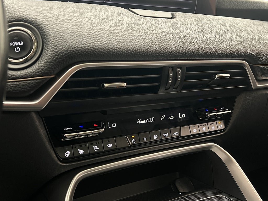 Vehicle Image 26