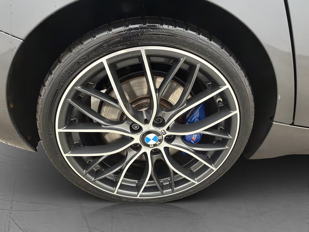 Vehicle Image 32