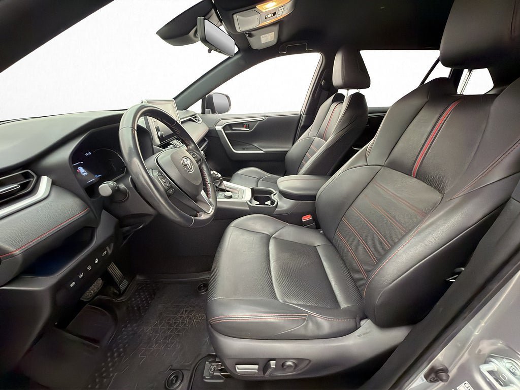 Vehicle Image 12