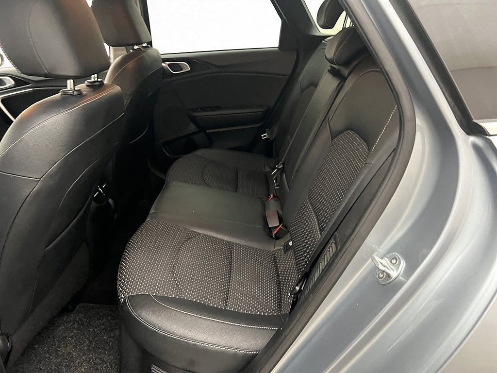 Vehicle Image 28