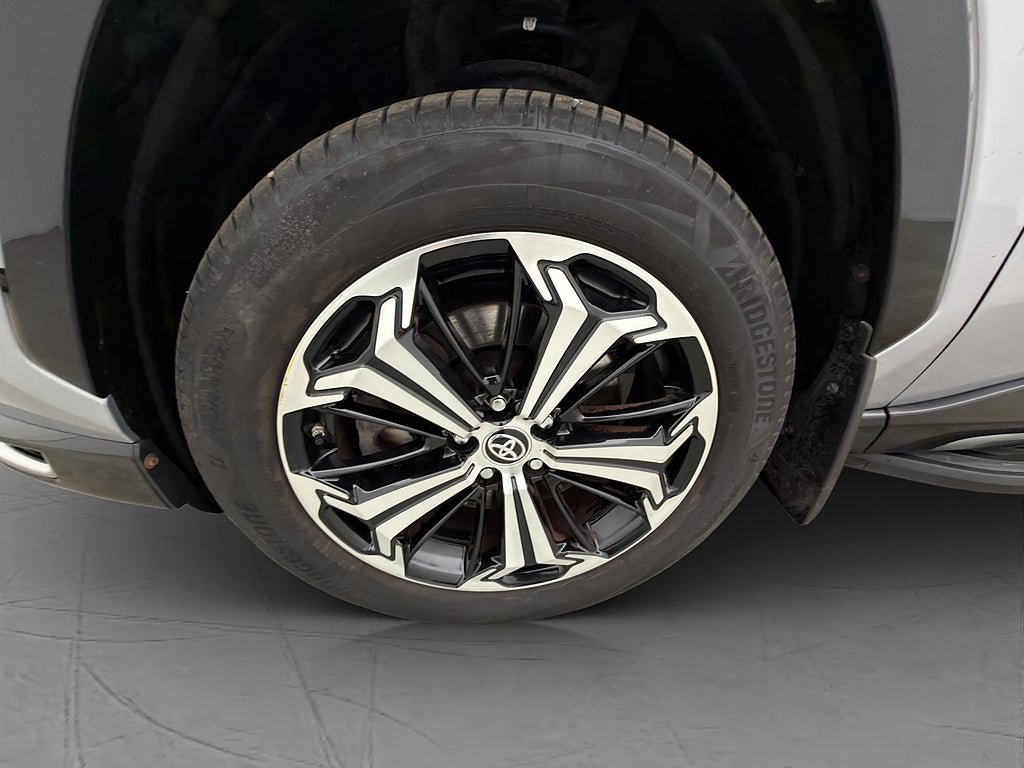 Vehicle Image 35