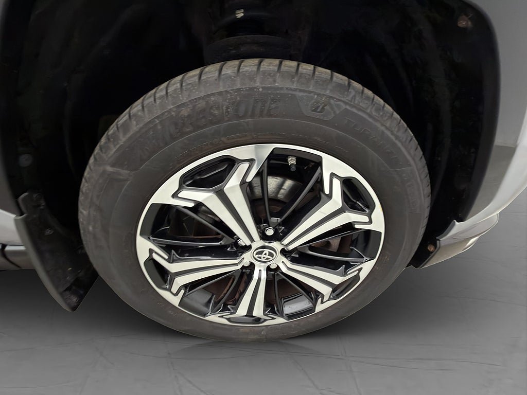 Vehicle Image 38