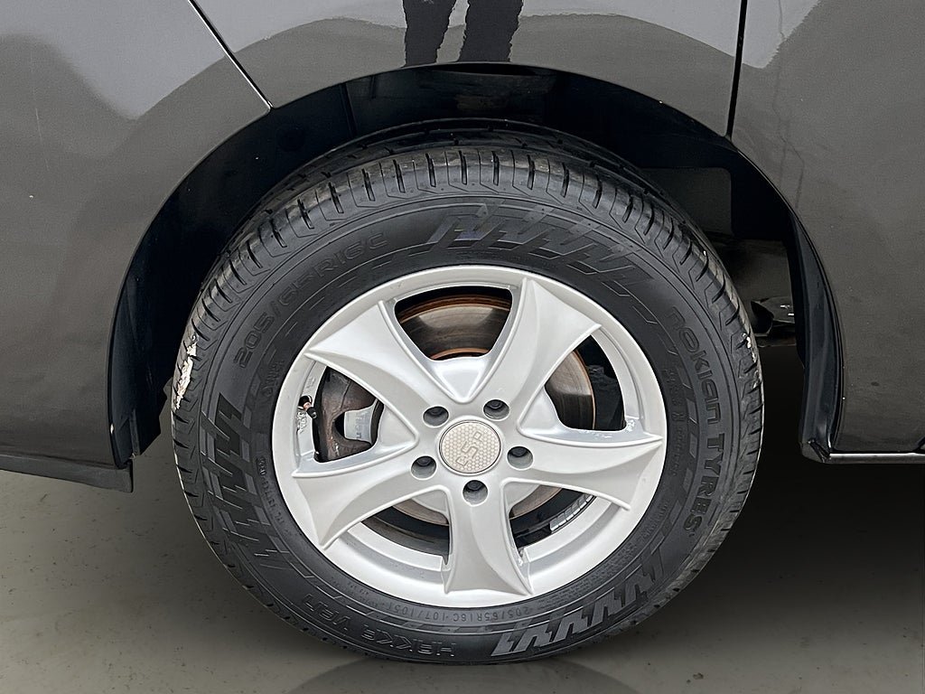 Vehicle Image 23