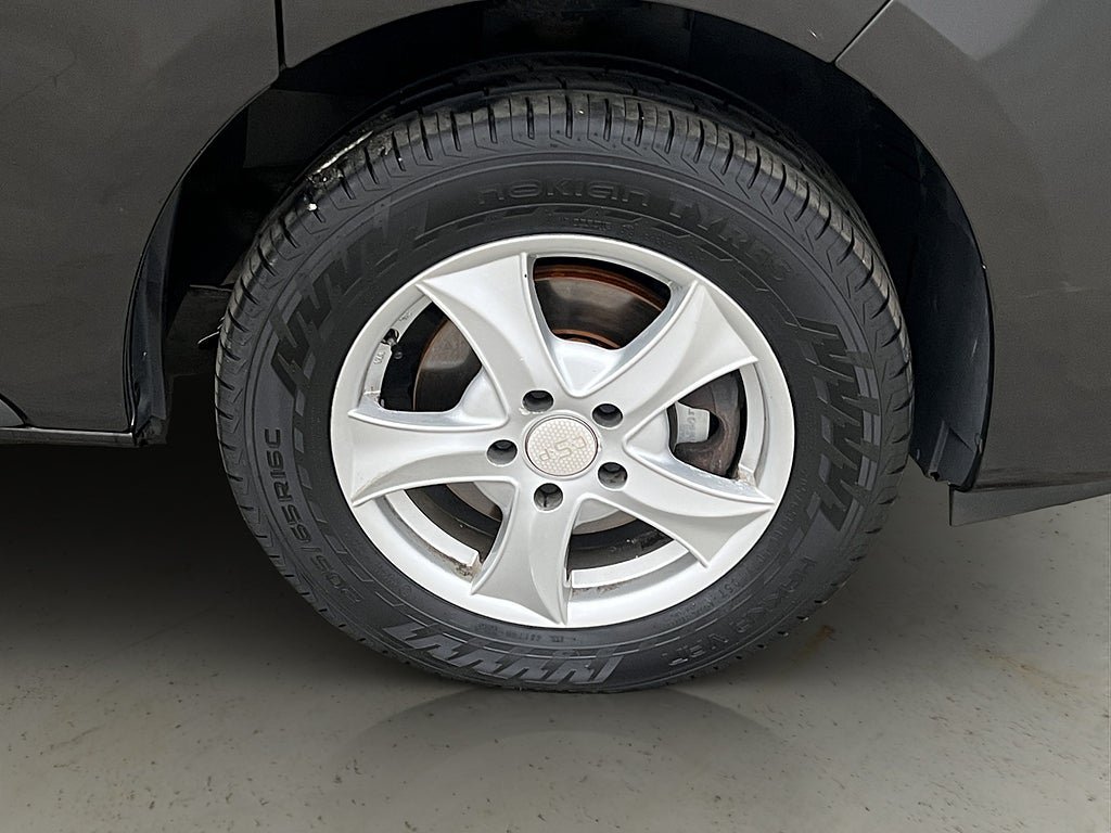 Vehicle Image 26