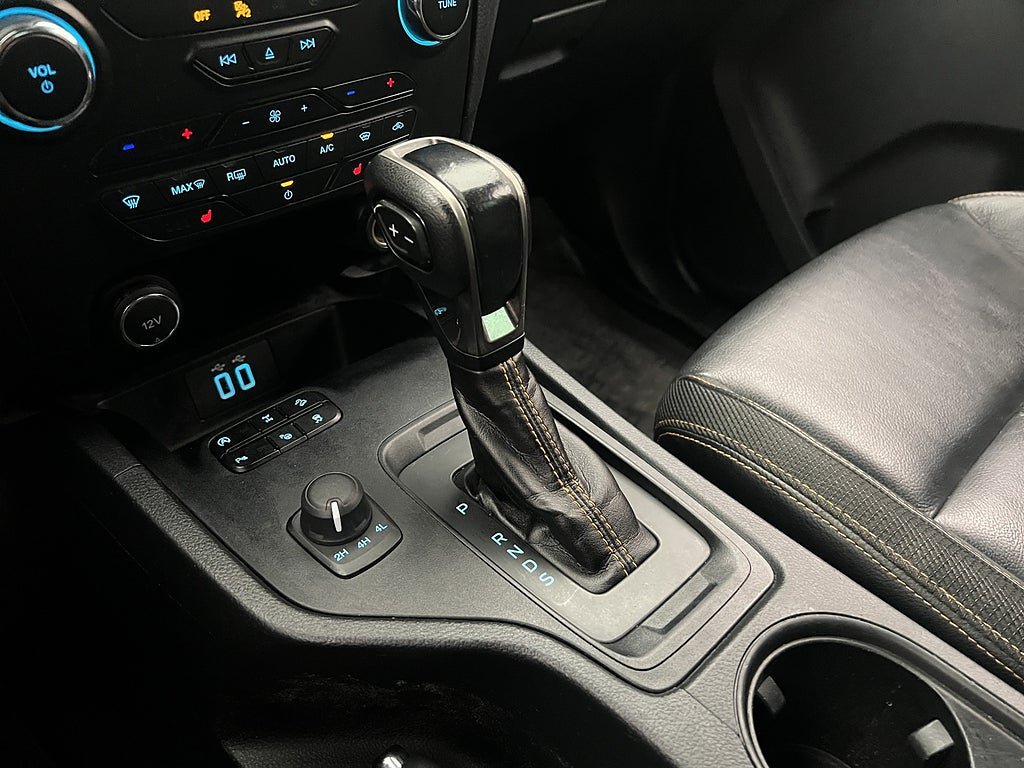 Vehicle Image 24
