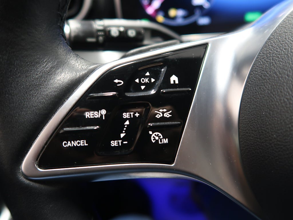 Vehicle Image 38