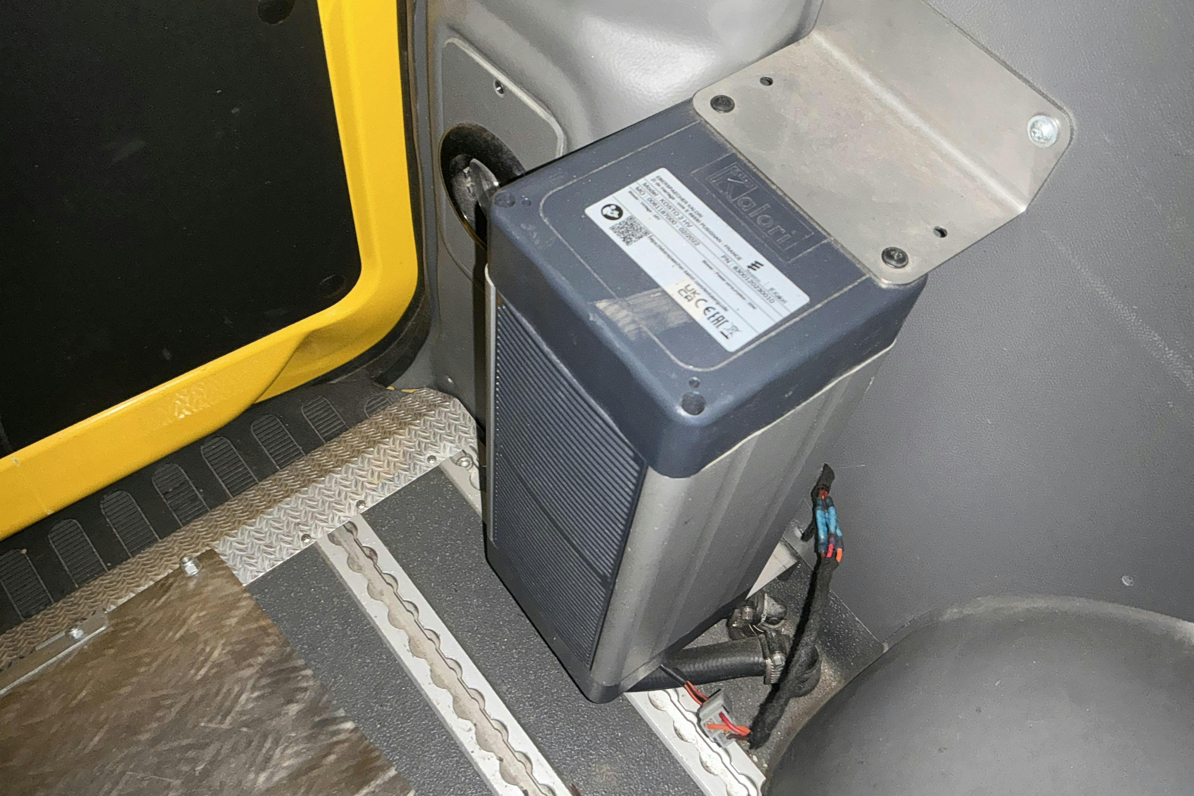 Vehicle Image 16