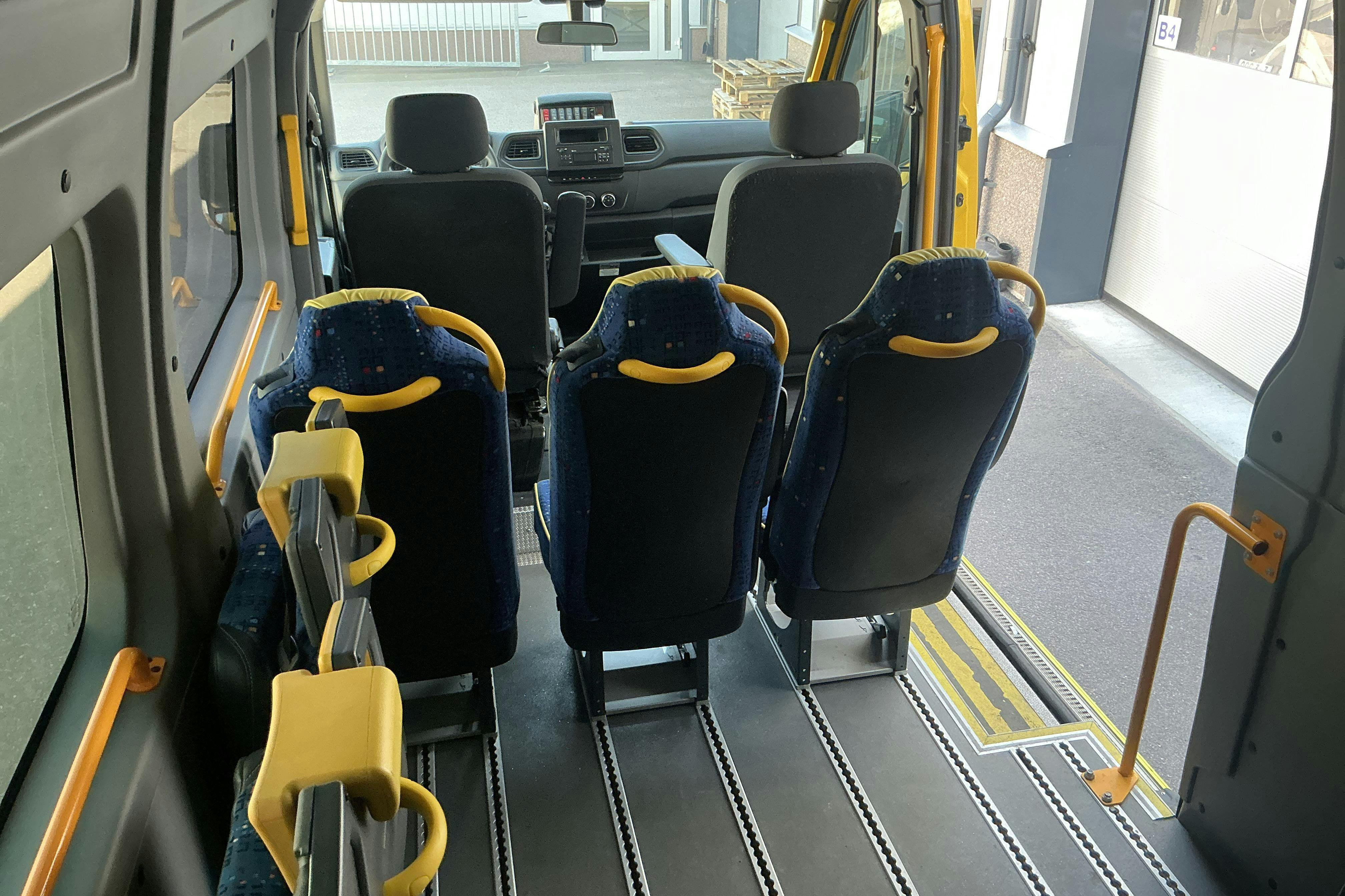 Vehicle Image 19