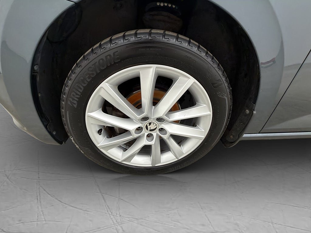Vehicle Image 30