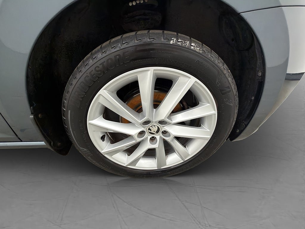 Vehicle Image 33