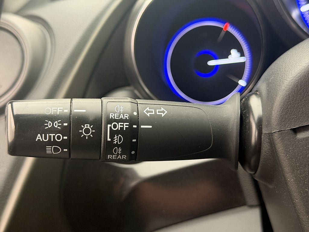 Vehicle Image 32