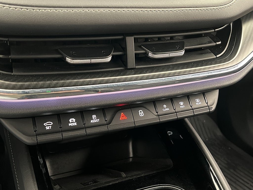 Vehicle Image 27