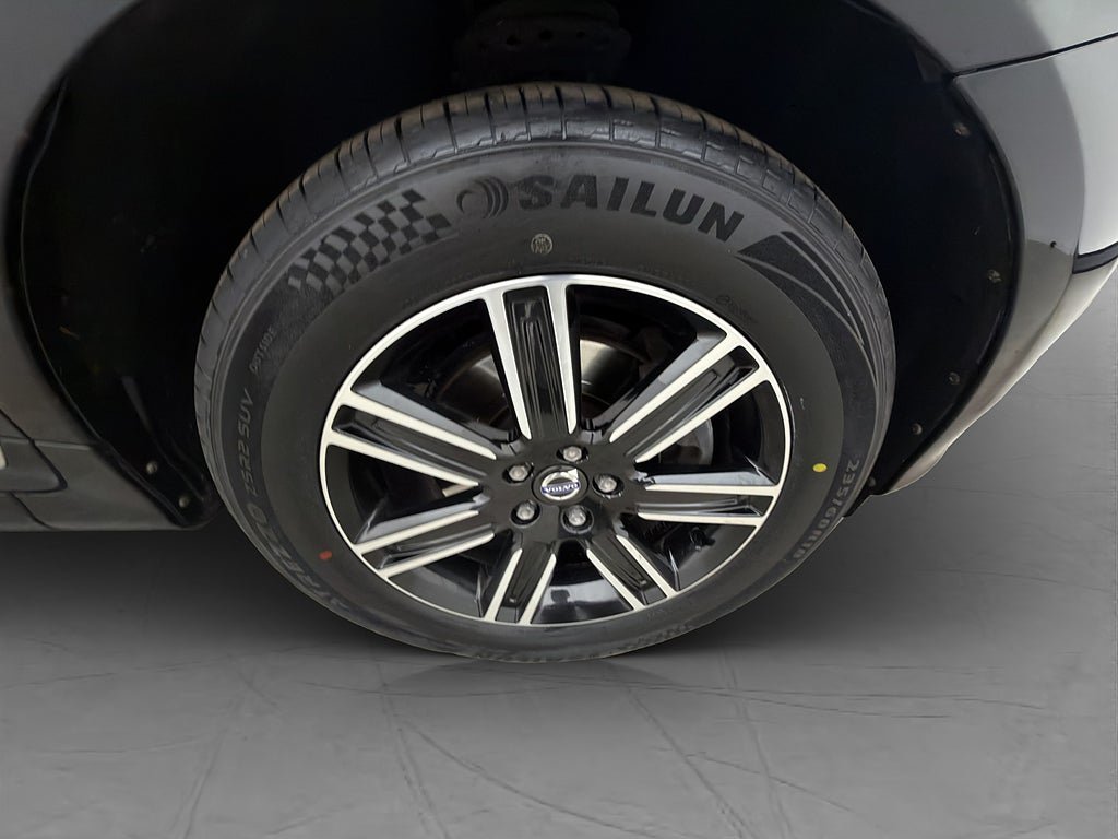 Vehicle Image 32