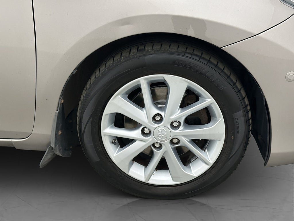 Vehicle Image 30