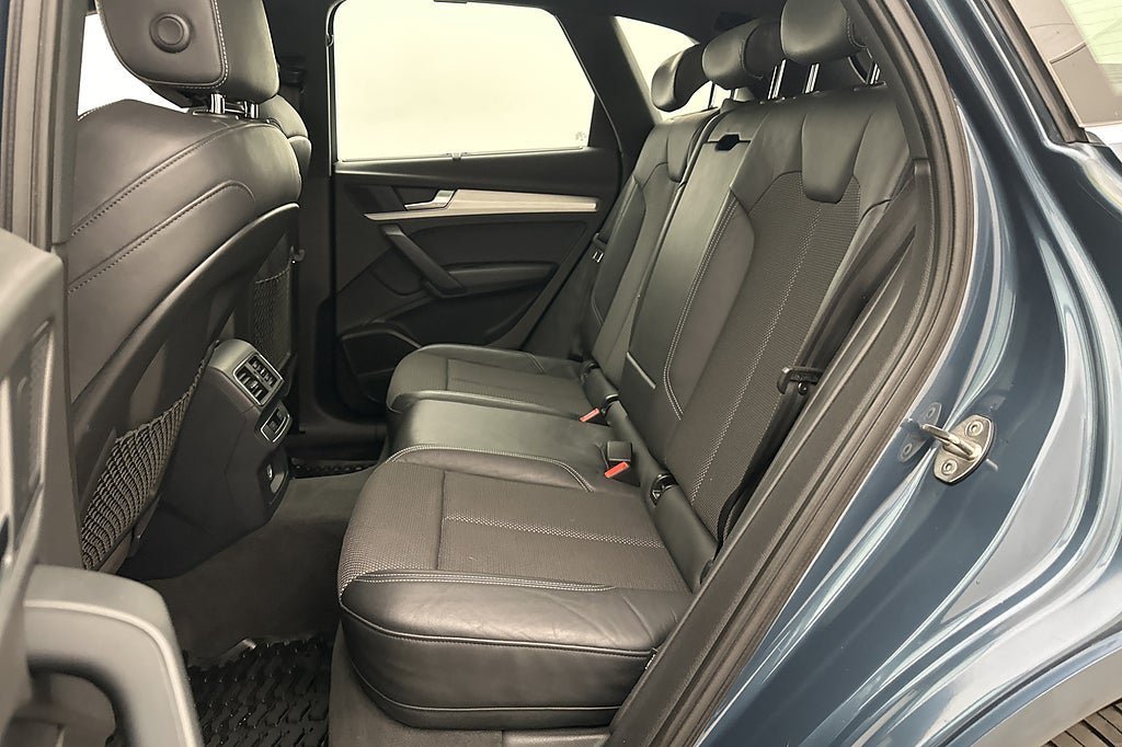 Vehicle Image 26