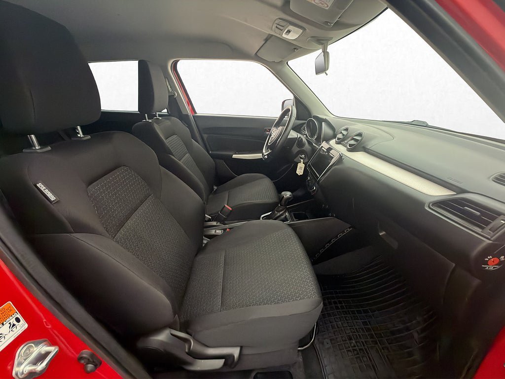 Vehicle Image 25