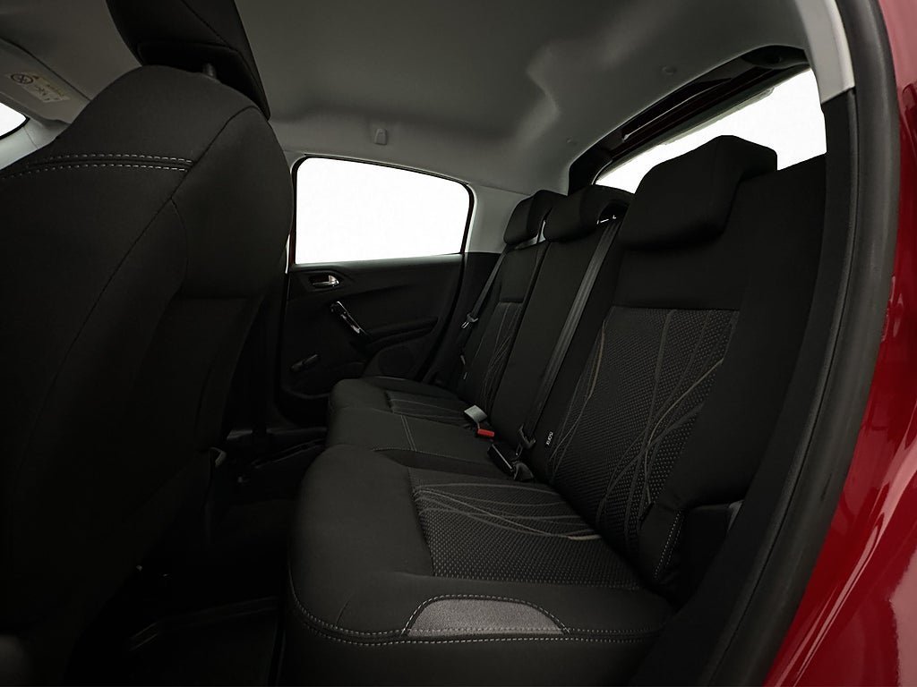 Vehicle Image 16