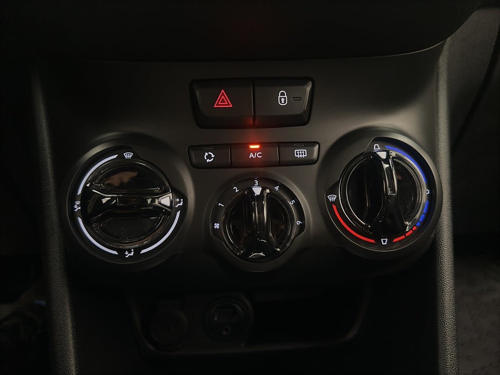 Vehicle Image 23