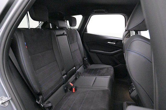Vehicle Image 24