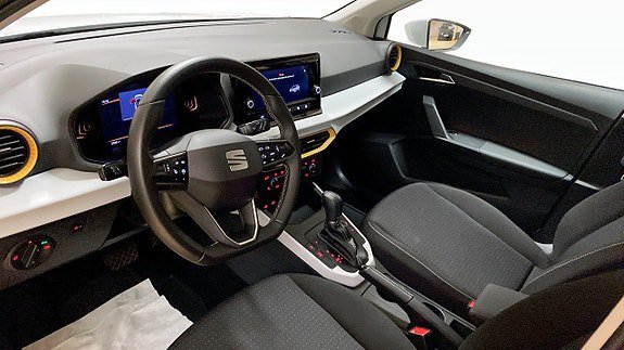 Vehicle Image 6
