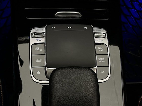 Vehicle Image 32