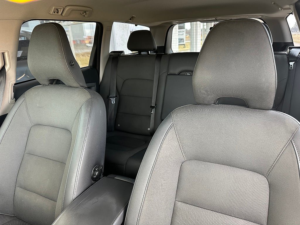Vehicle Image 12