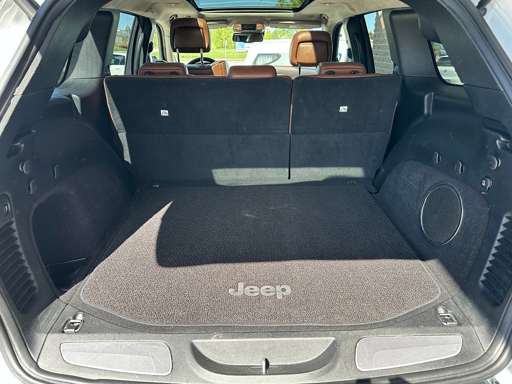 Vehicle Image 17