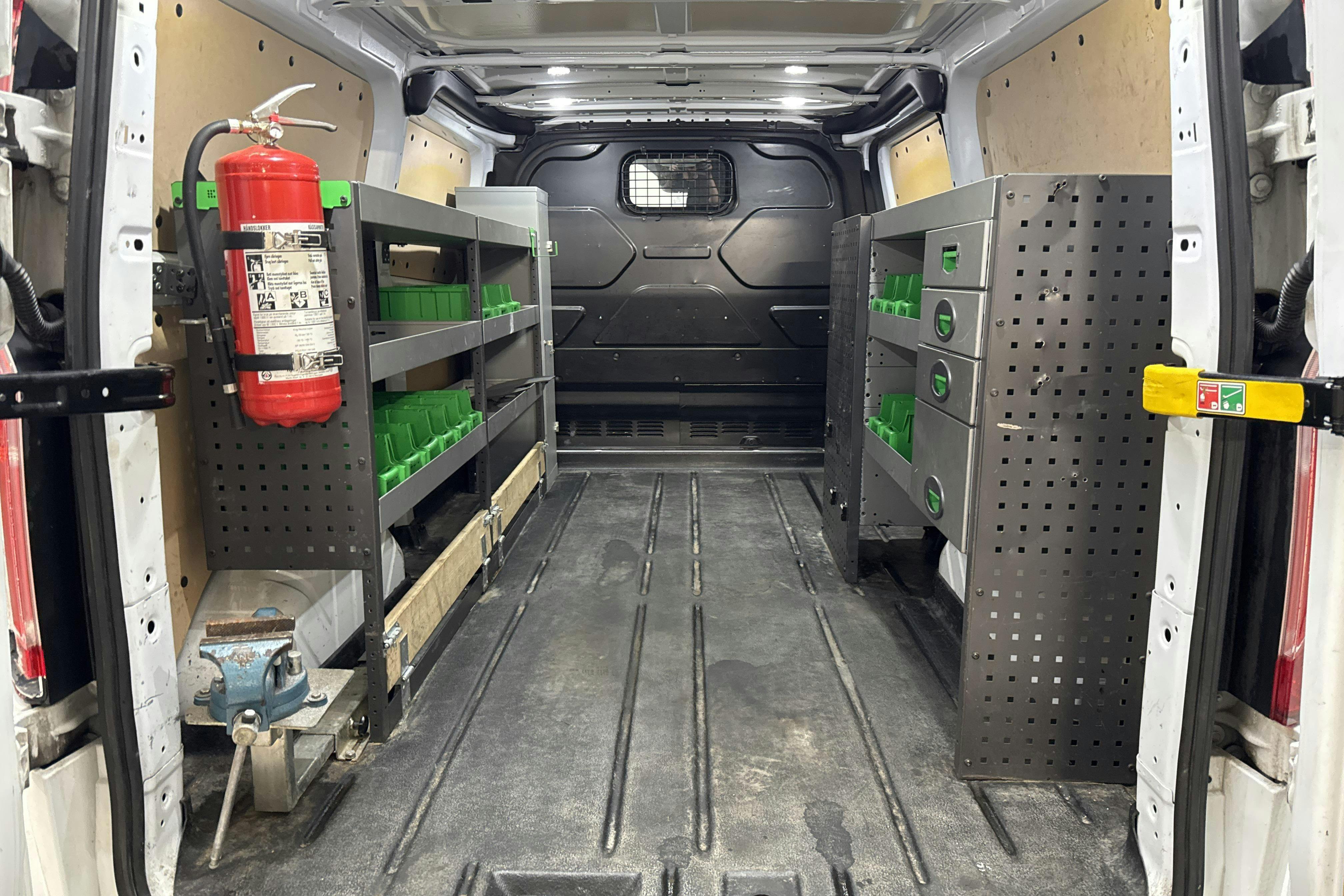 Vehicle Image 8