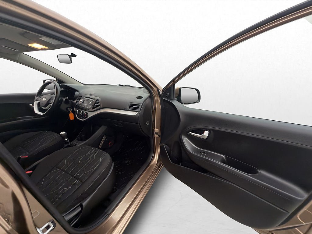 Vehicle Image 12