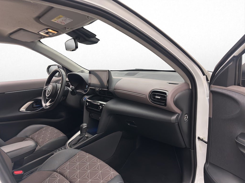 Vehicle Image 12