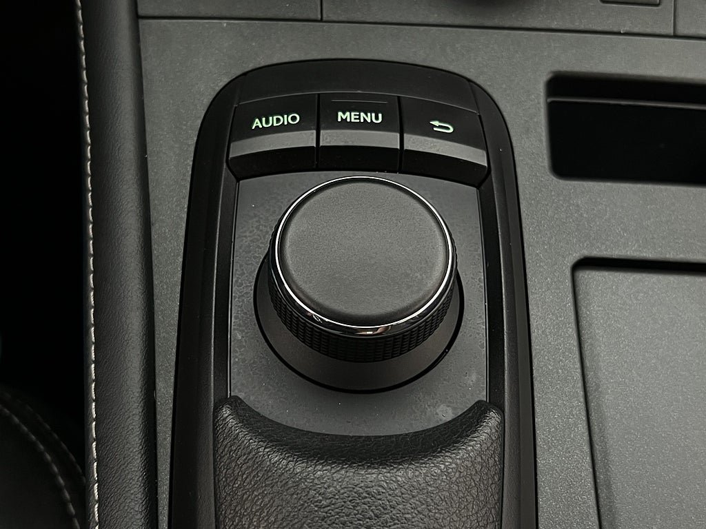 Vehicle Image 24
