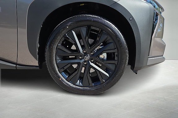 Vehicle Image 9