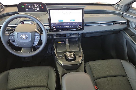 Vehicle Image 11