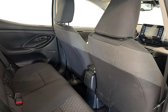 Vehicle Image 16